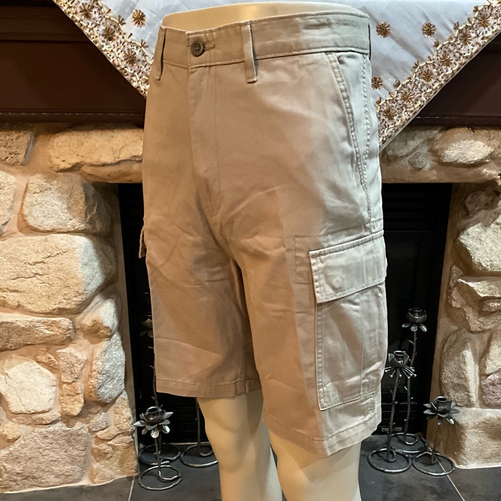 Levi’s shorts khaki W34 - Picture 2 of 15